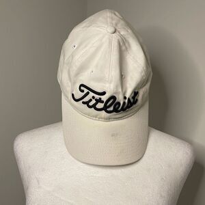 Titleist Golf/Baseball Hat. Adjustable. Off White‎